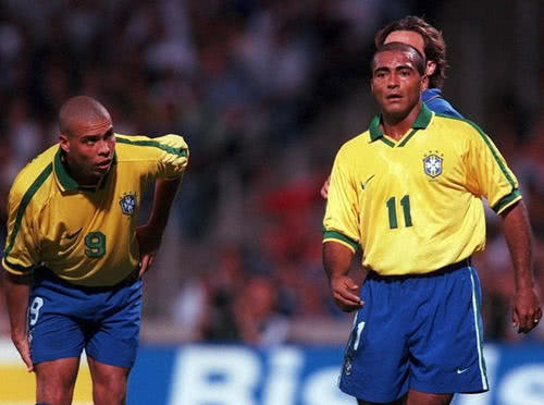 坚持在领先 坚持在领先